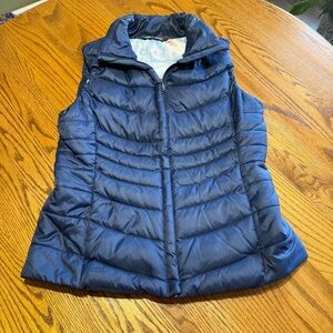 The North Face 550 Puffer Vest Size Medium